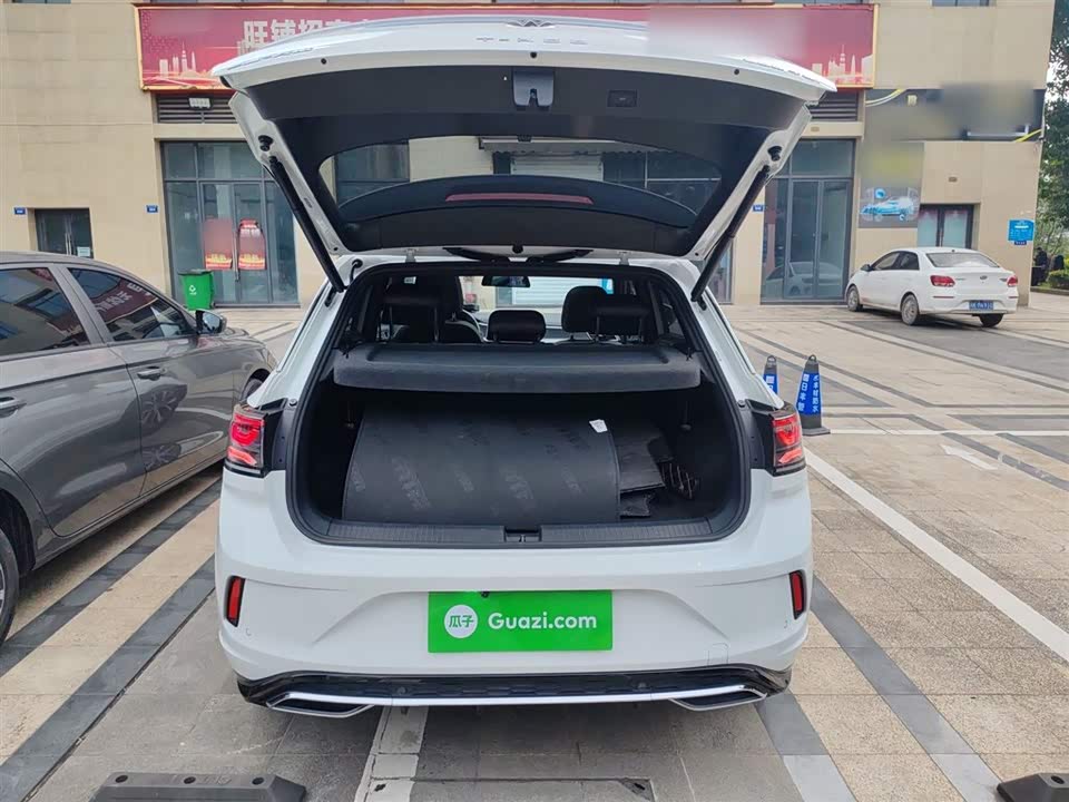 Volkswagen T-ROC exploring Songs