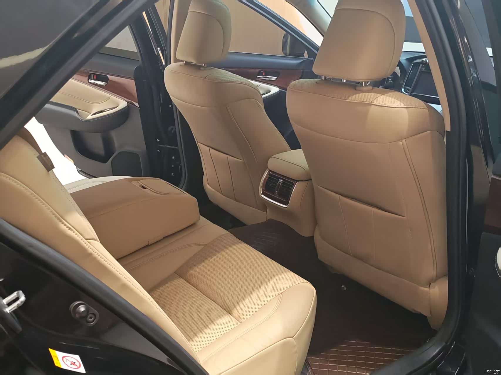 Toyota Crown, 2017 12