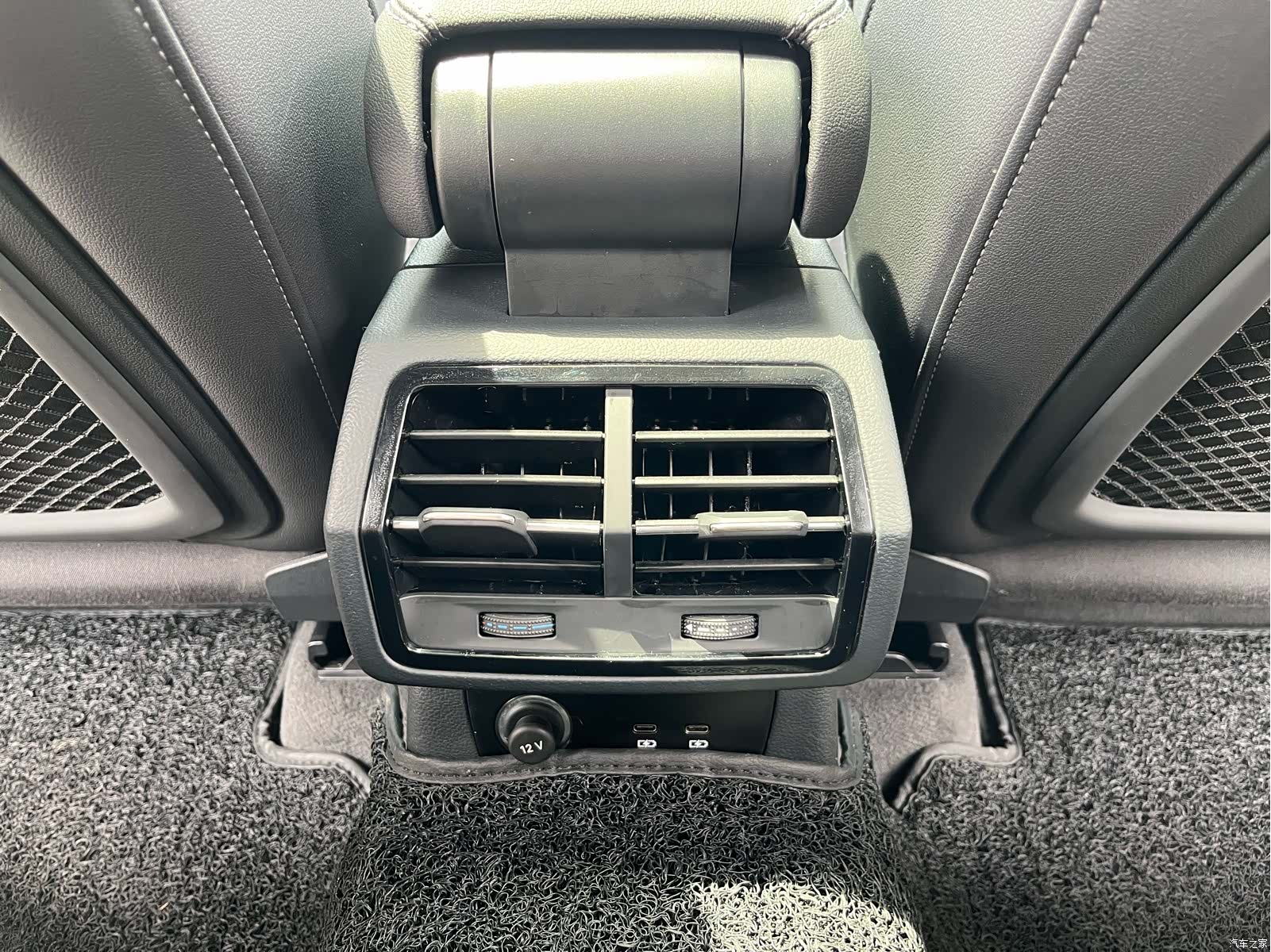 Audi Q3, 2022 12