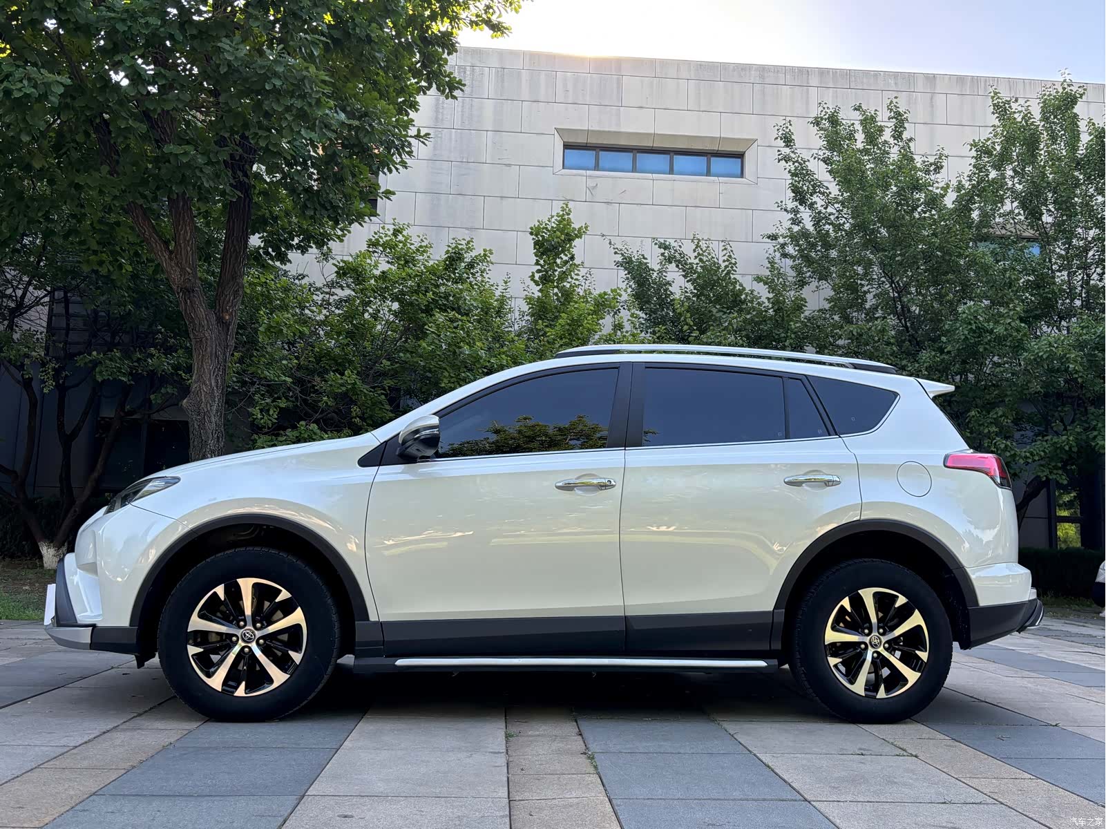Toyota RAV4, 2018 все фото