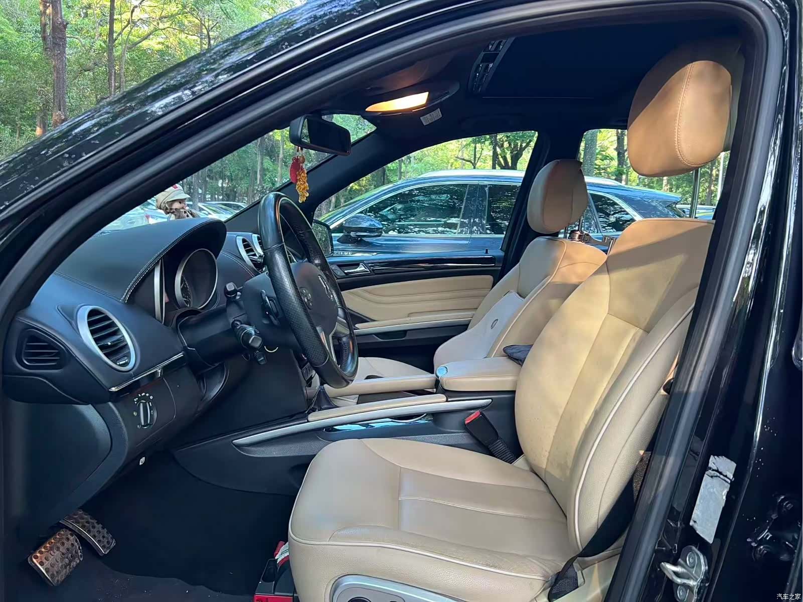 Mercedes-Benz M-Class, 2011 8
