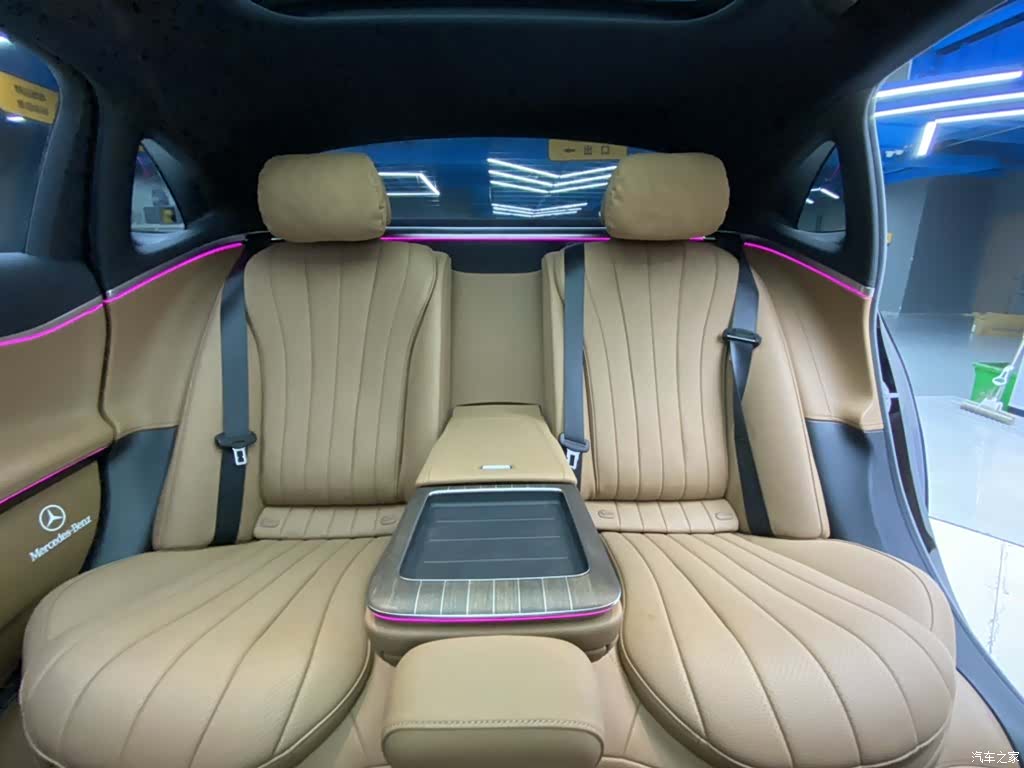 Mercedes-Benz E-Class, 2024 23