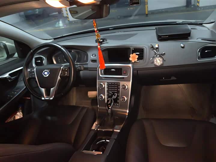 Volvo S60, 2015 года фото 13