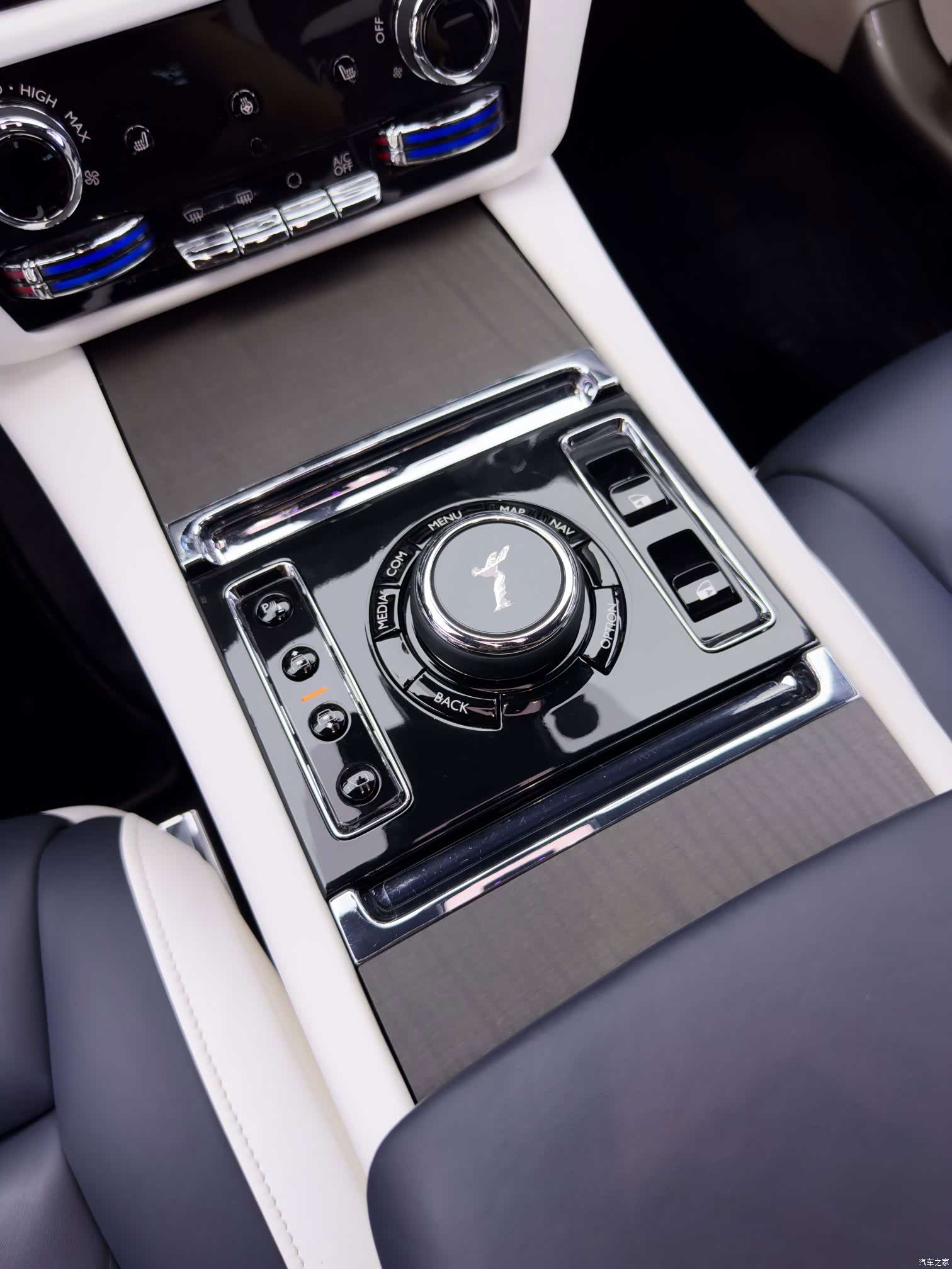 Rolls-Royce Ghost, 2021 24