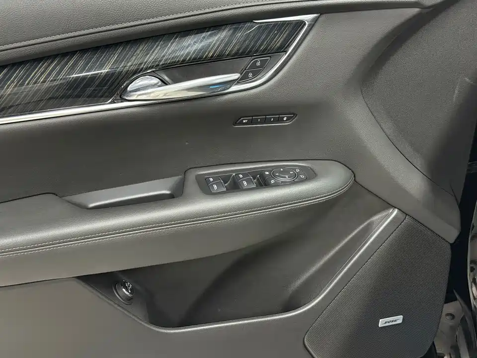 Cadillac XT6
