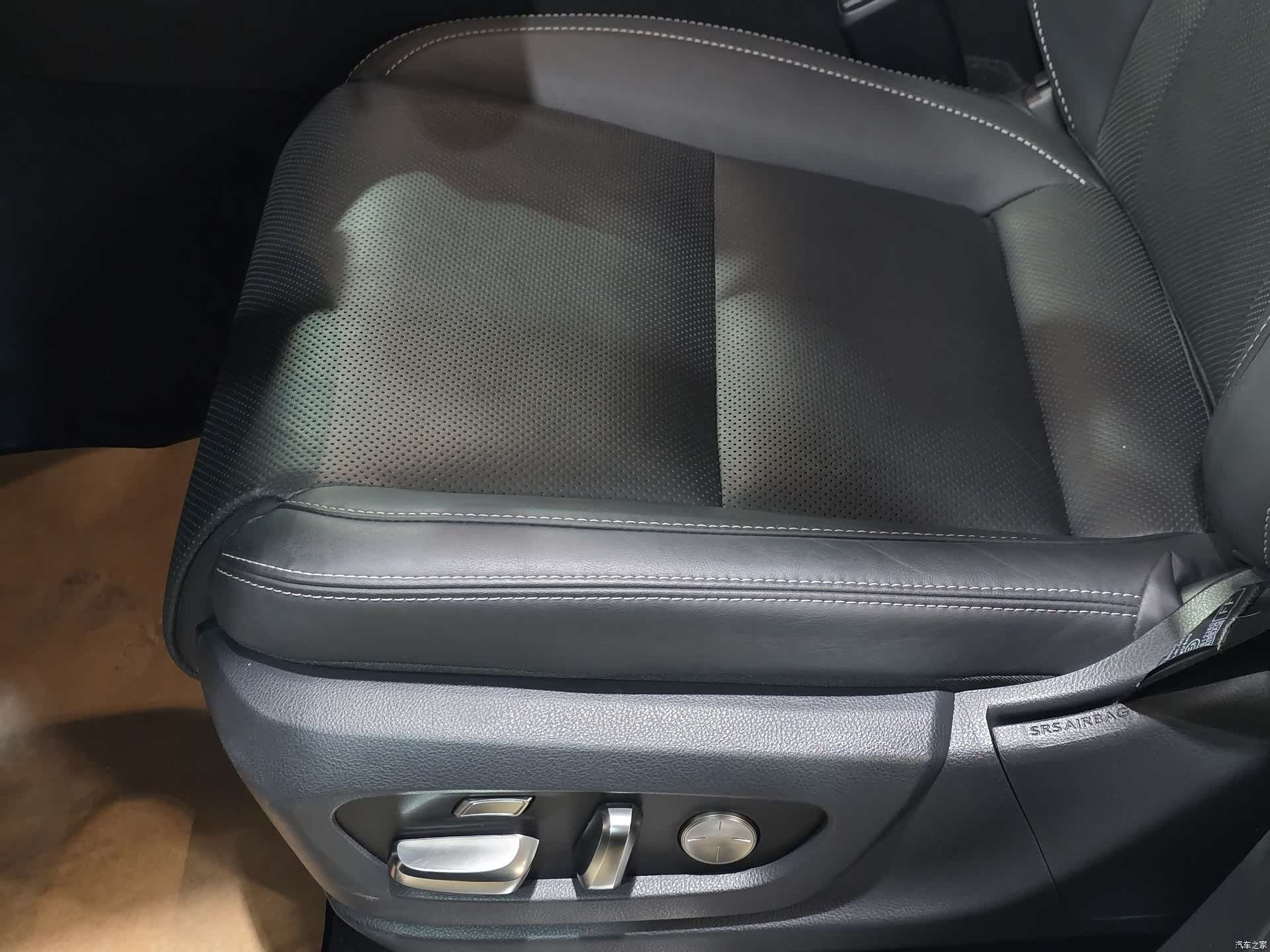 Lexus LX, 2023 12