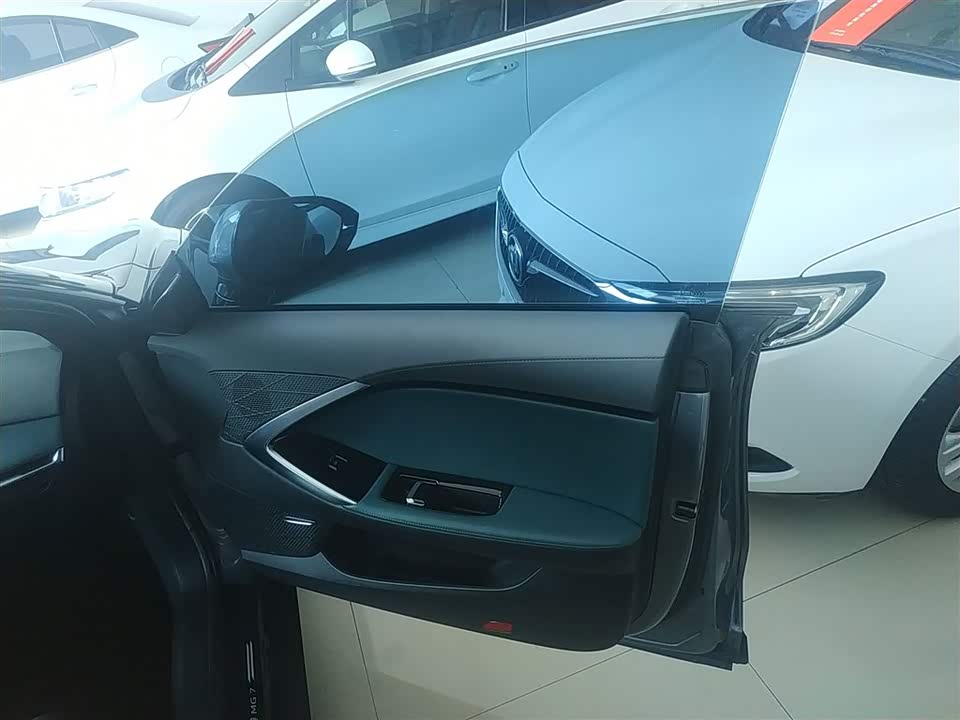 MG MG7