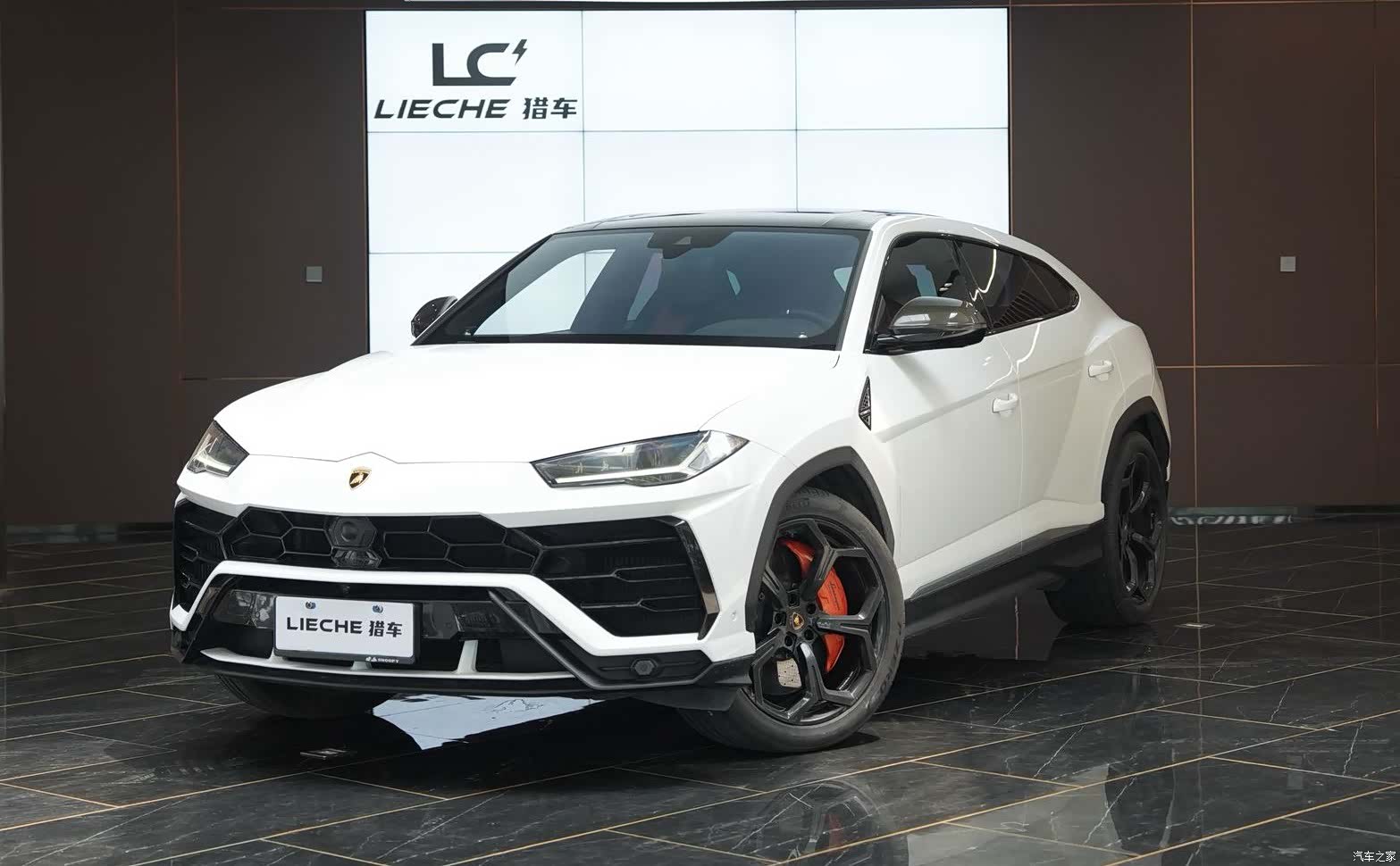 Lamborghini Urus, 2019 1