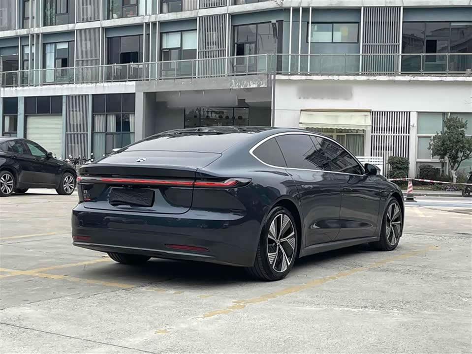 NIO ET7