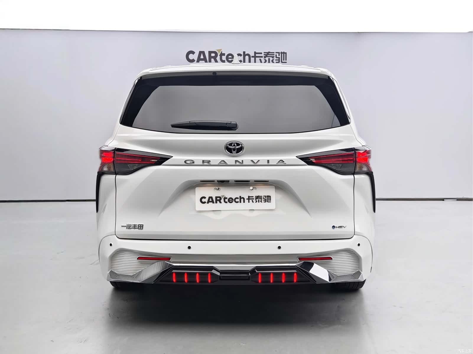 Toyota Sienna, 2024 все фото