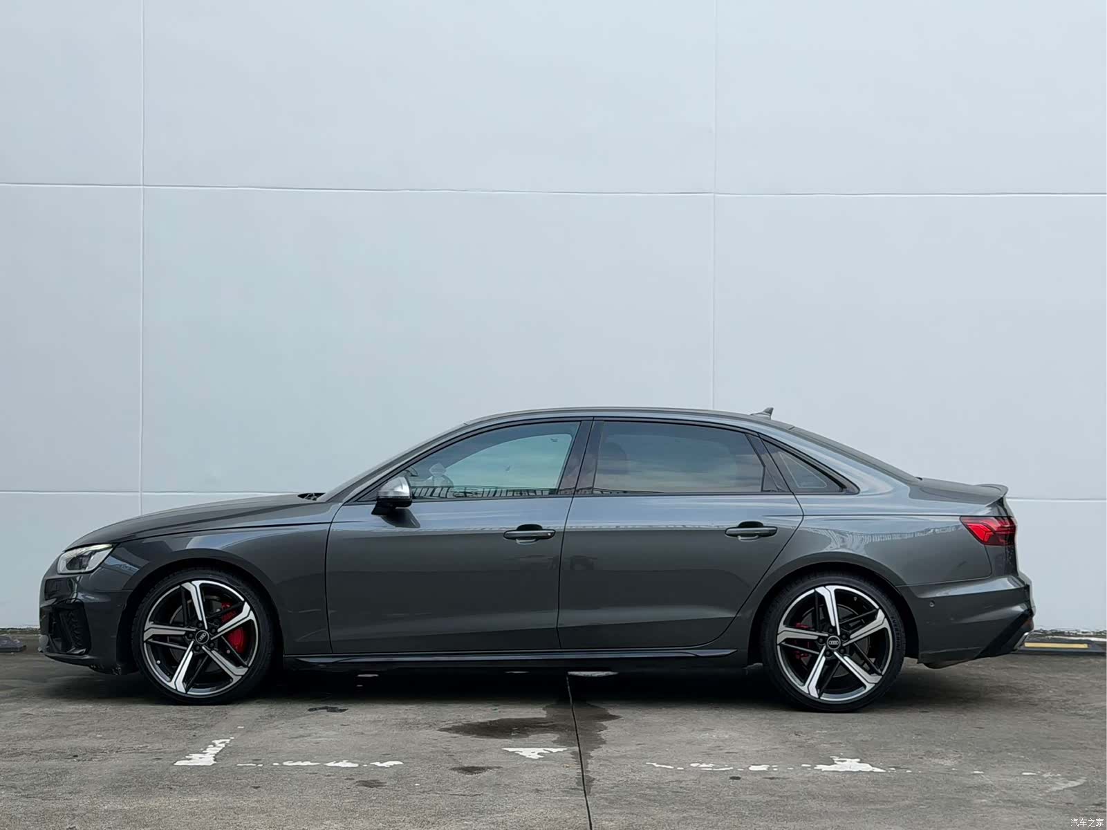 Audi A4L, 2022 10