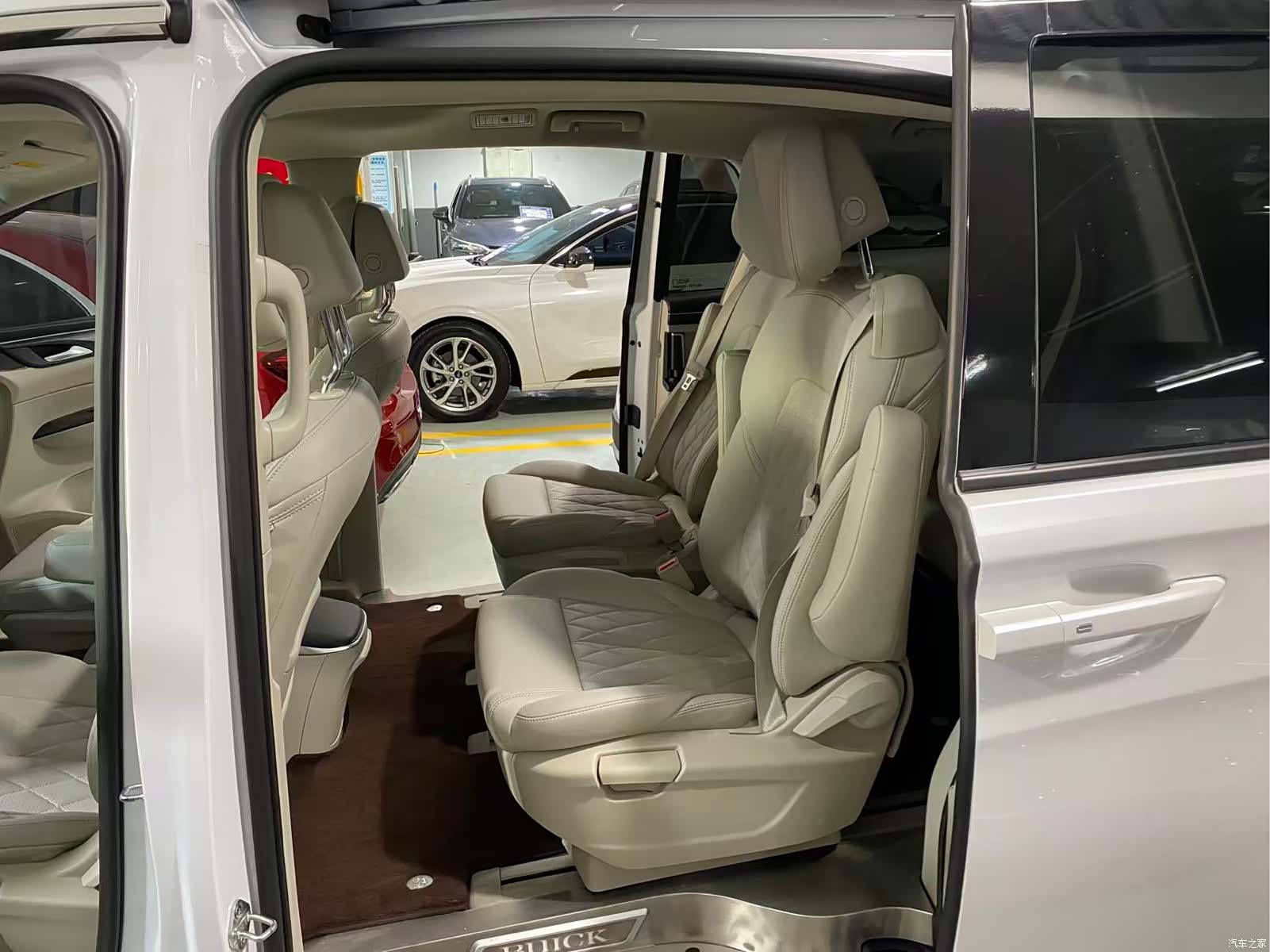 Buick GL8, 2023 12