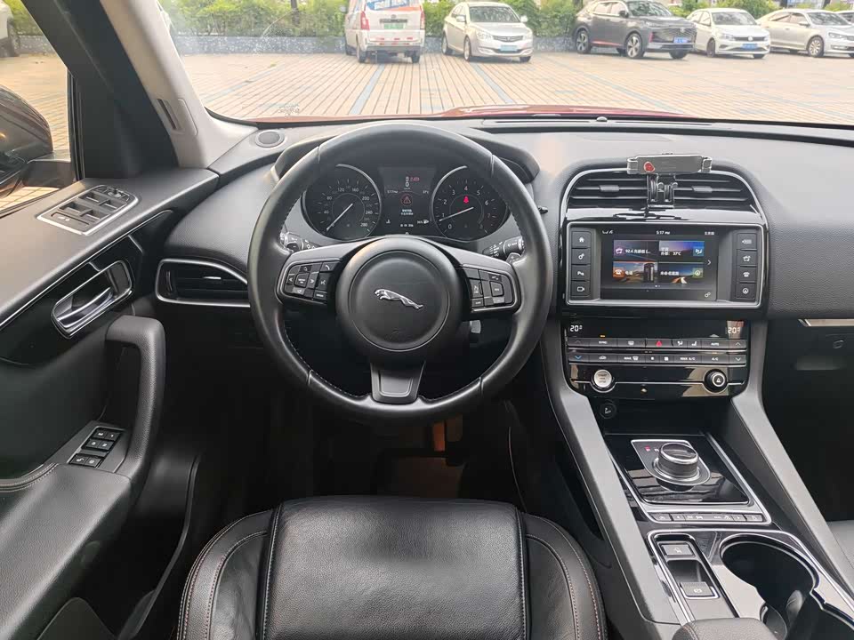 Jaguar F-PACE Jaguar F-PACE