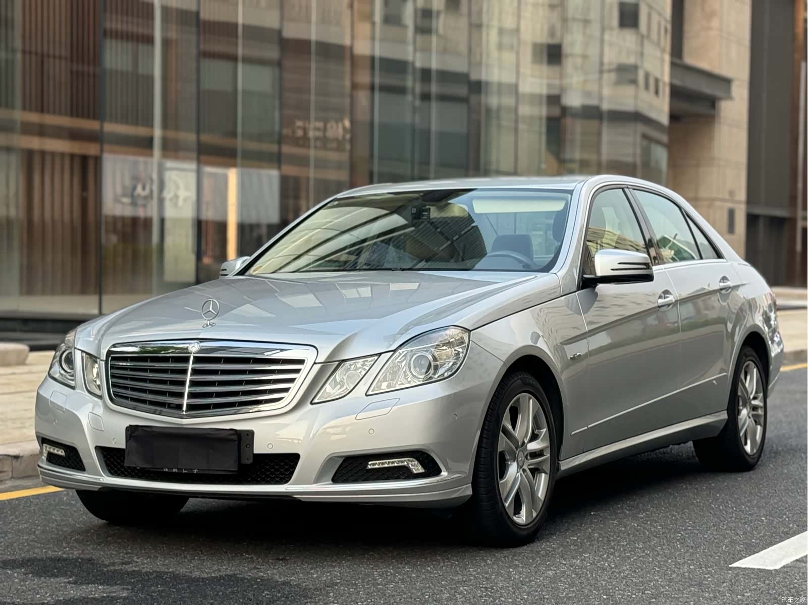 Mercedes-Benz E-Class, 2010 1