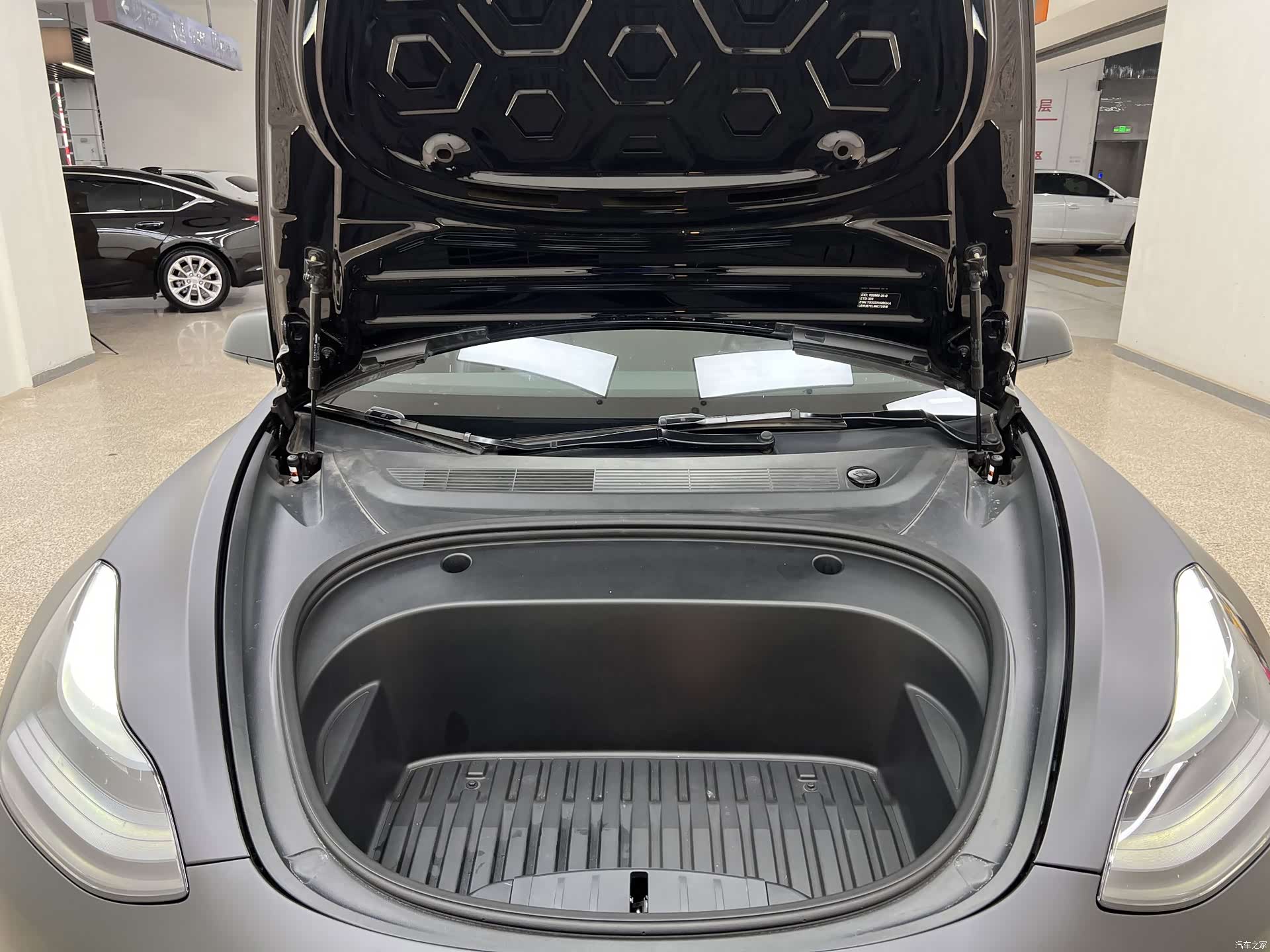 Tesla Model 3, 2023 31