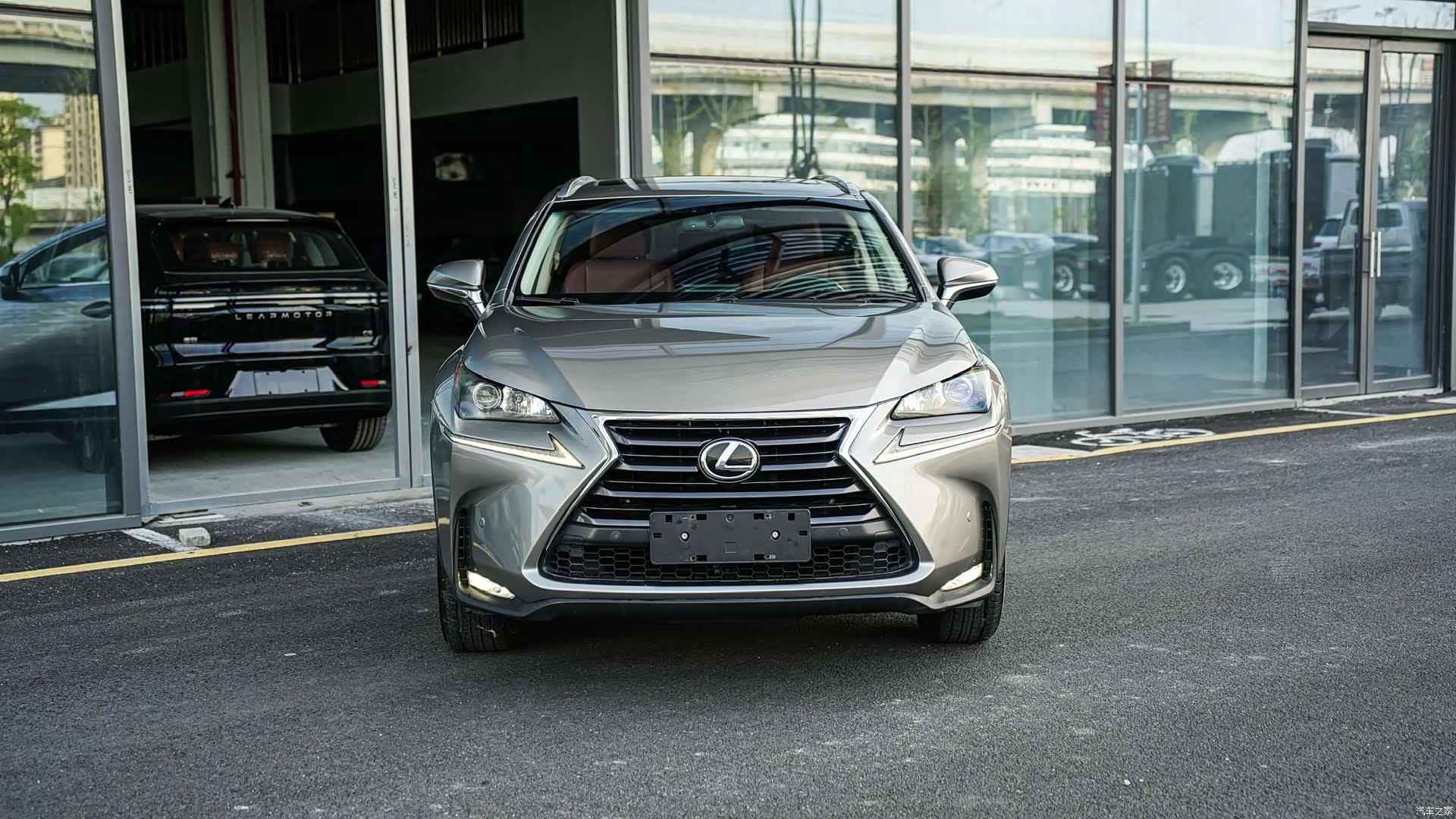 Lexus NX, 2016 2