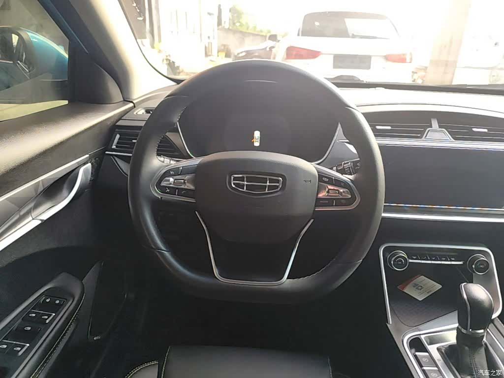 Geely Binray, 2022 11