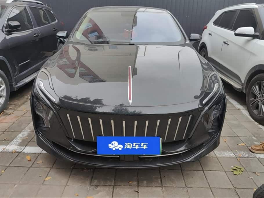 Hongqi E-QM5