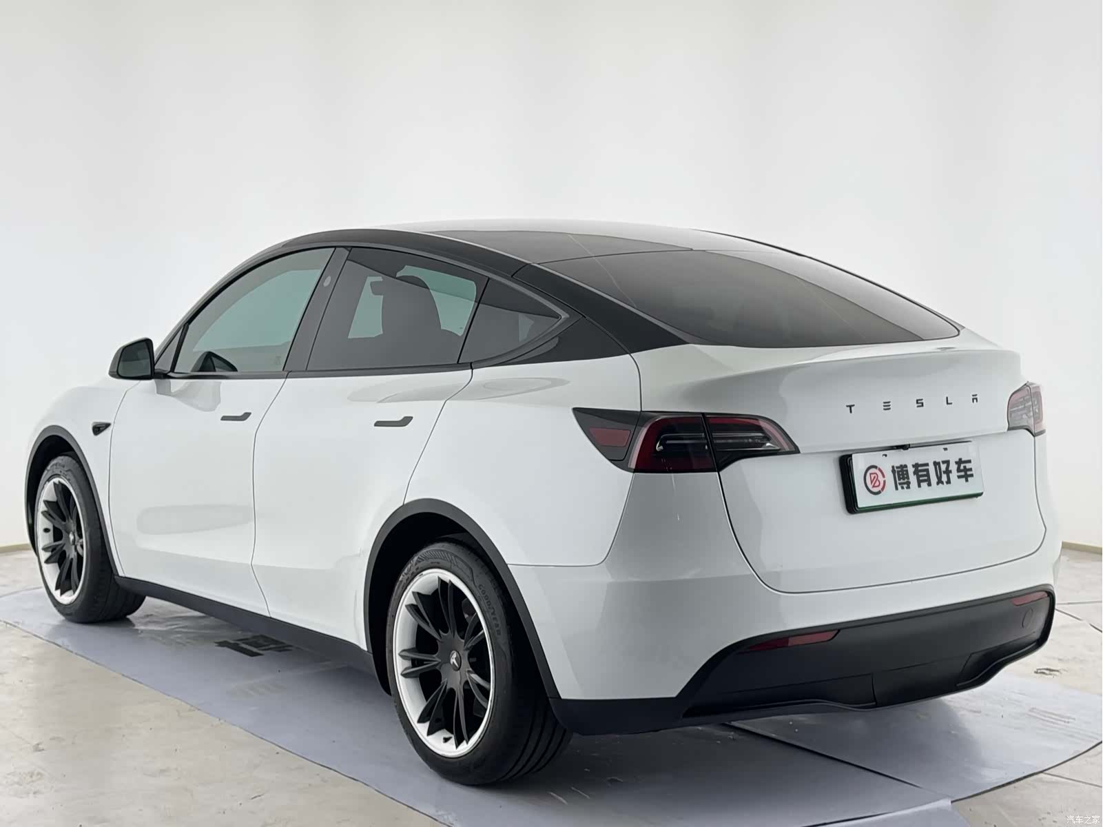 Tesla Model Y, 2024 12