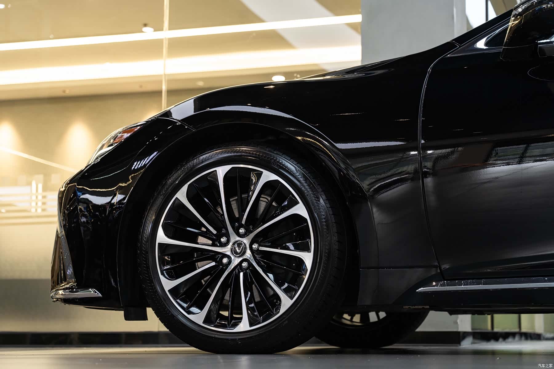 Lexus LS, 2022 8