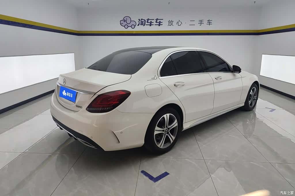 Mercedes-Benz C-Class, 2021 3