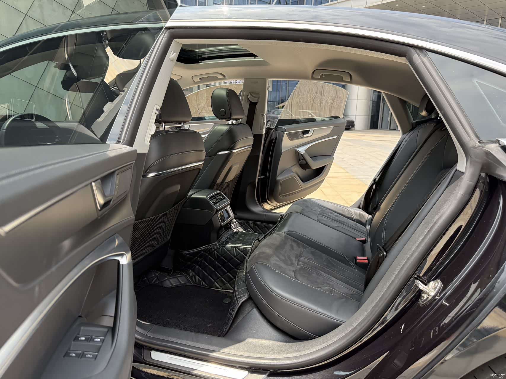 Audi A7L, 2024 все фото