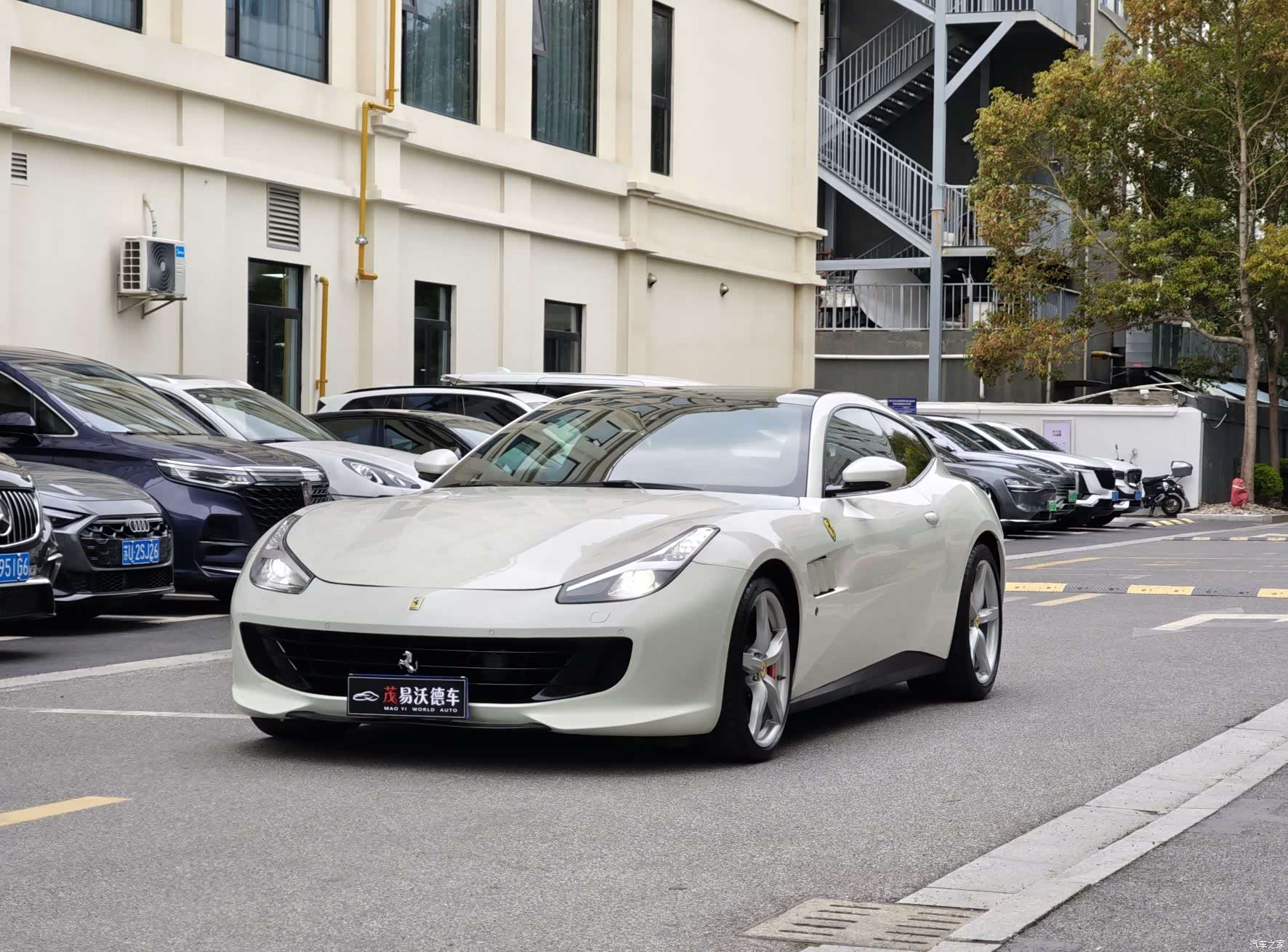 Ferrari GTC4Lus