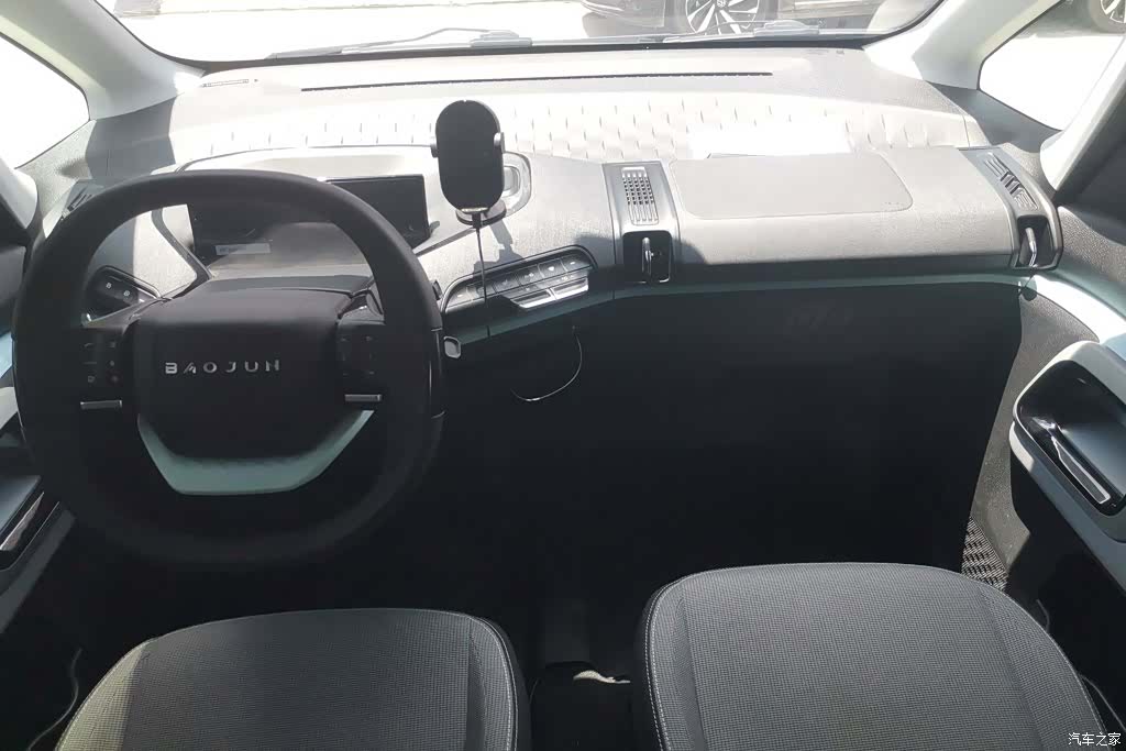 Wuling E300, 2020 12