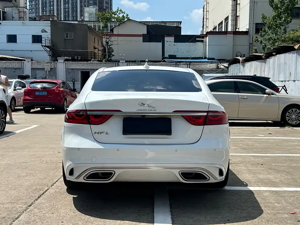 Jaguar XFL Jaguar XFL