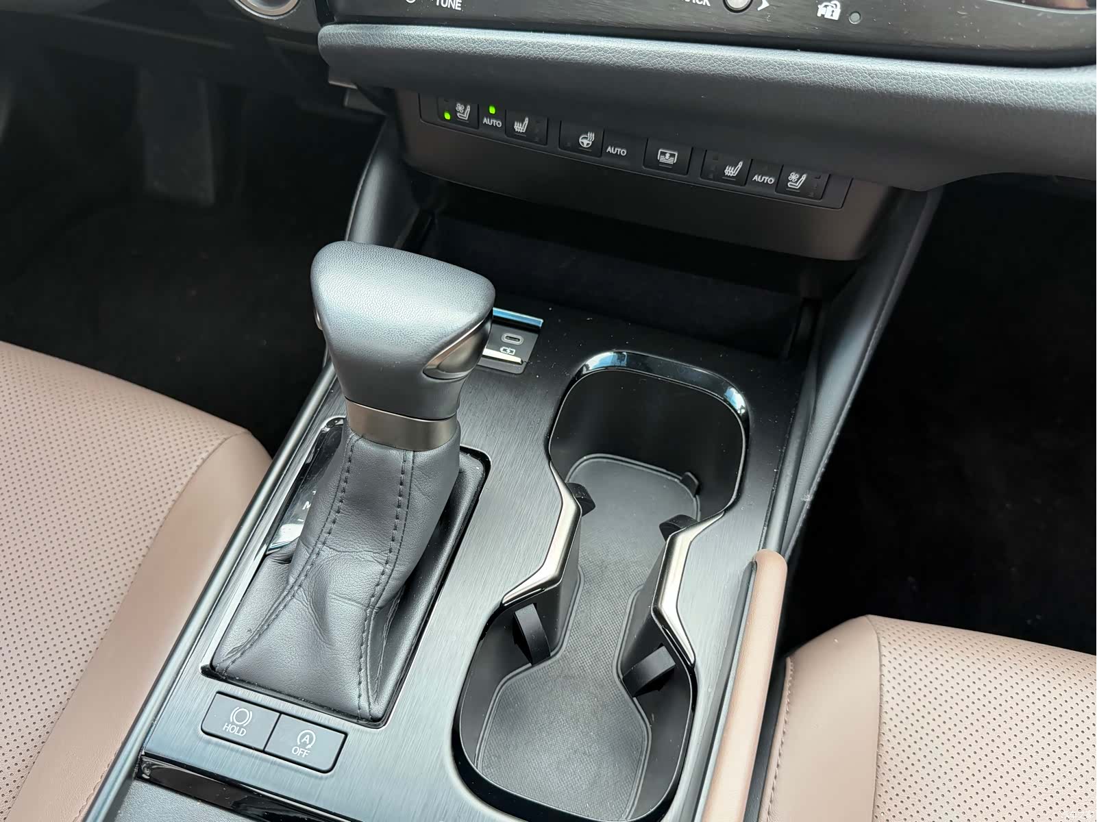 Lexus ES, 2023 10