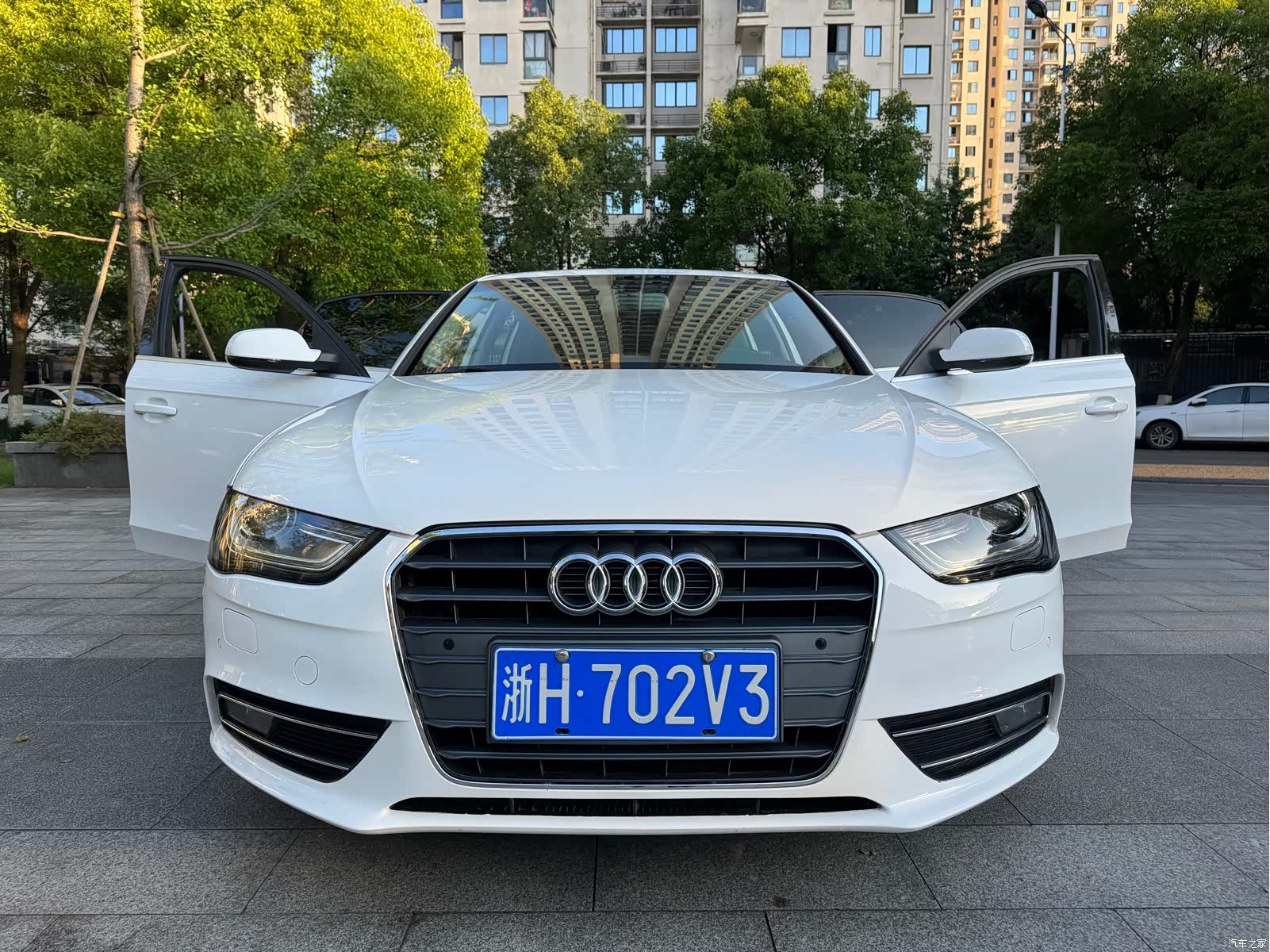 Audi A4L, 2014 1