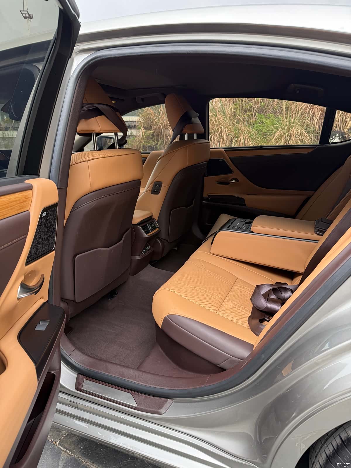 Lexus ES, 2020 все фото