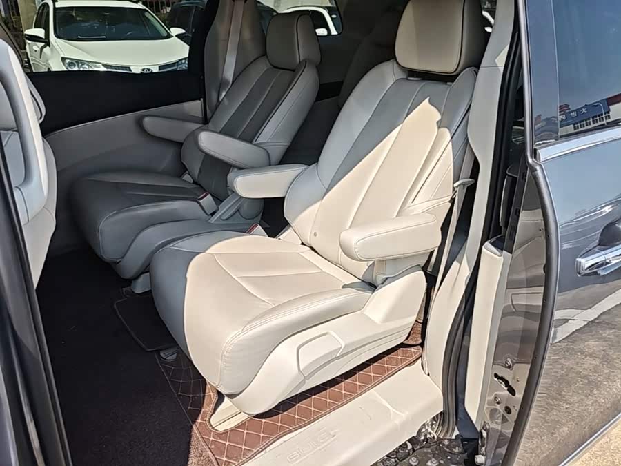 Buick GL8 2021, фото 17