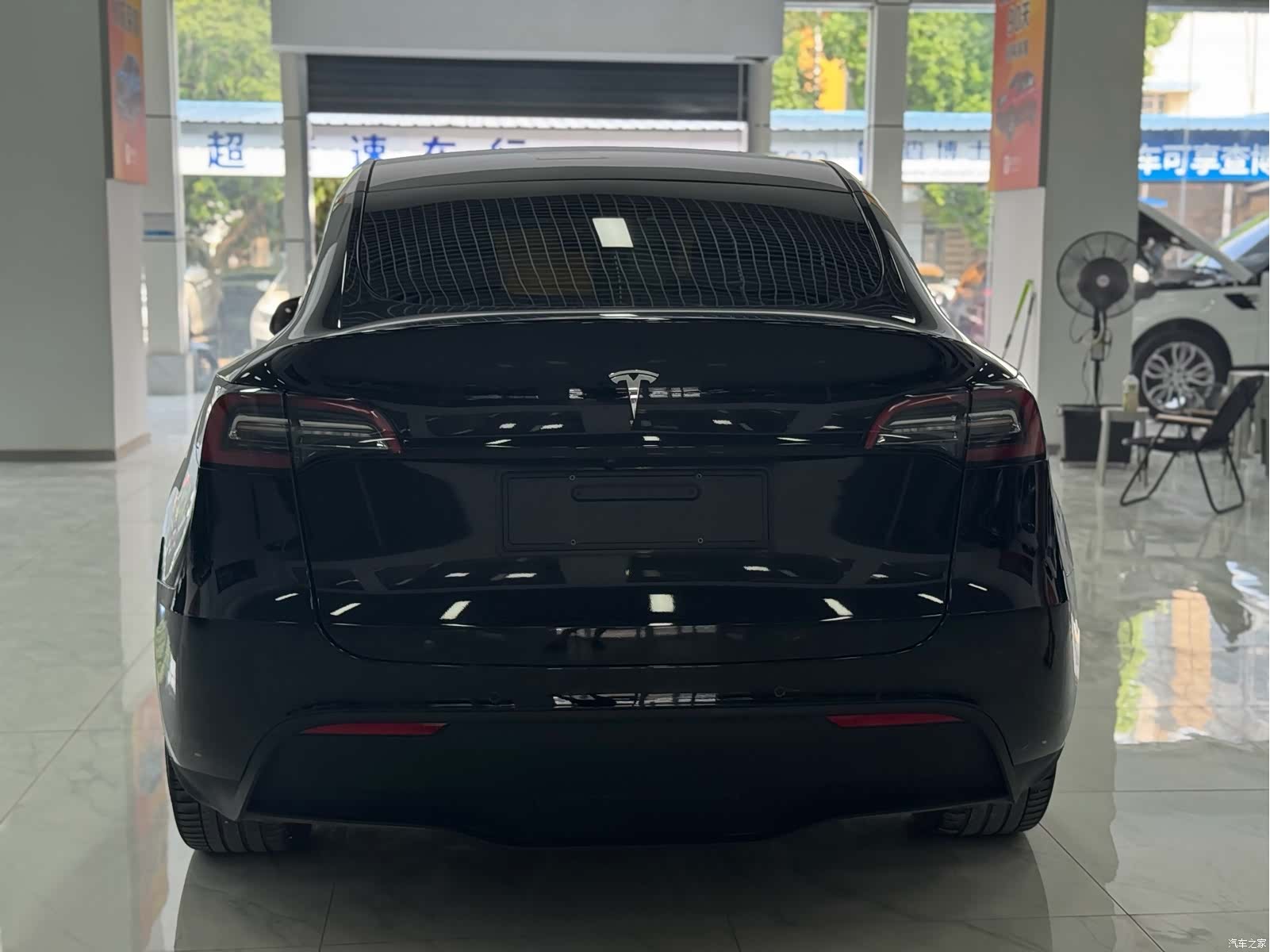 Tesla Model Y, 2022 все фото