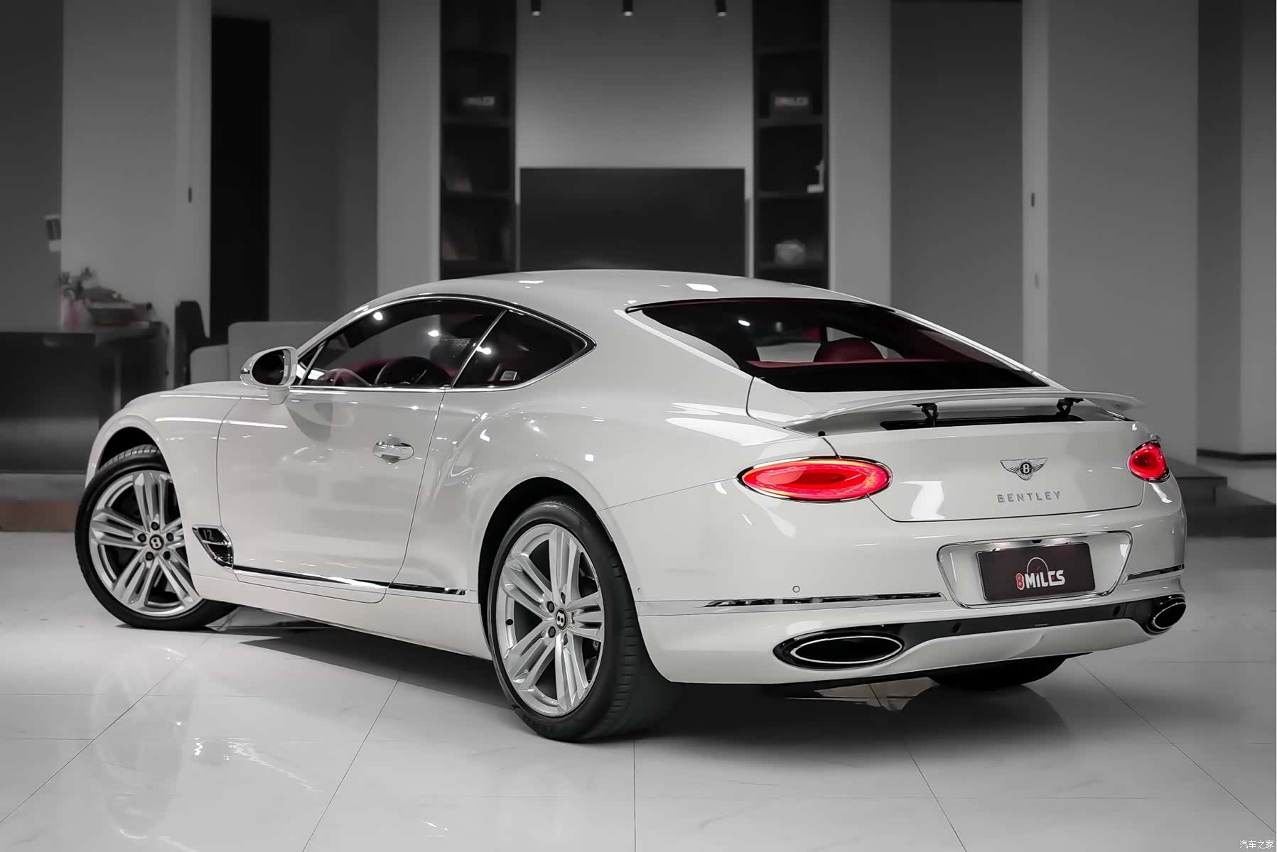 Bentley Continental GT, 2020 все фото
