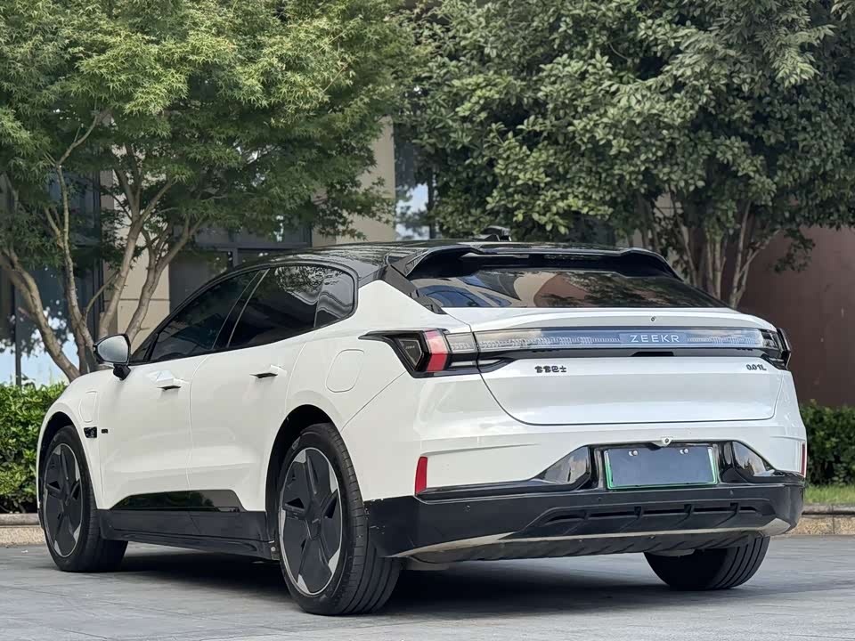 Zeekr 001