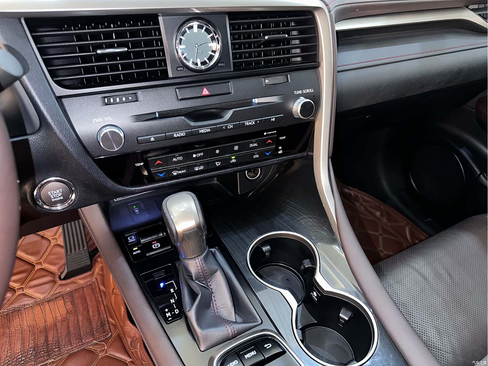 Lexus RX, 2019 11
