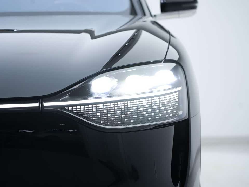 AITO Ask the world M9