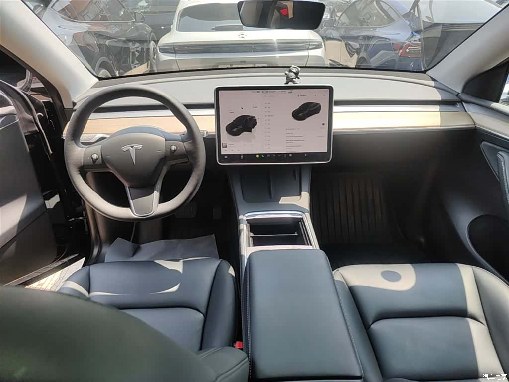 Tesla Model Y, 2022 10