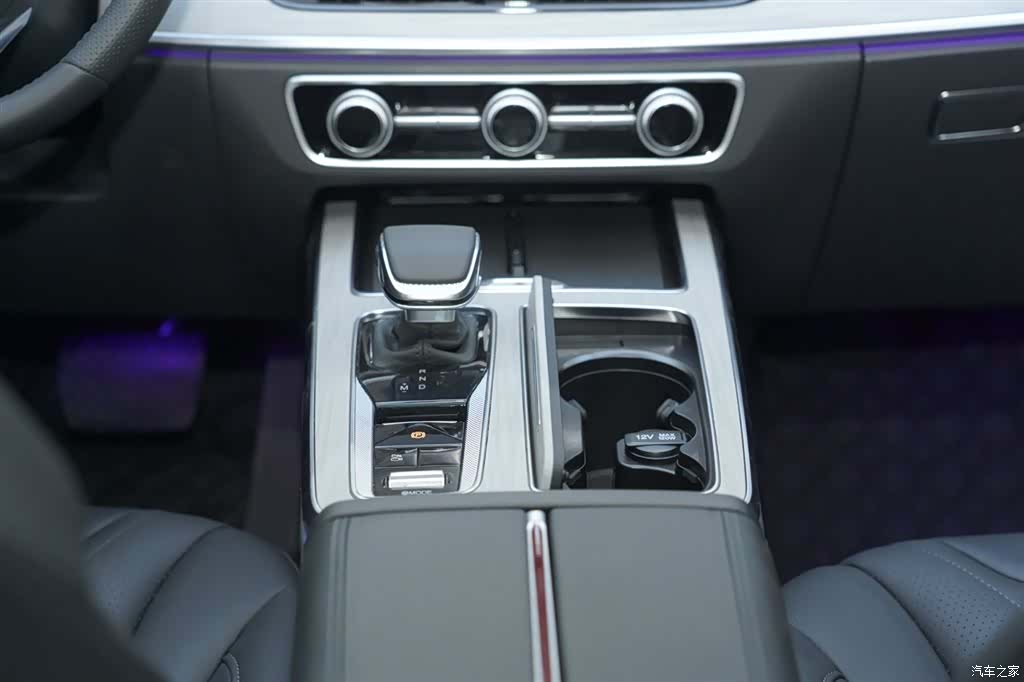 Hongqi HS5, 2025 16