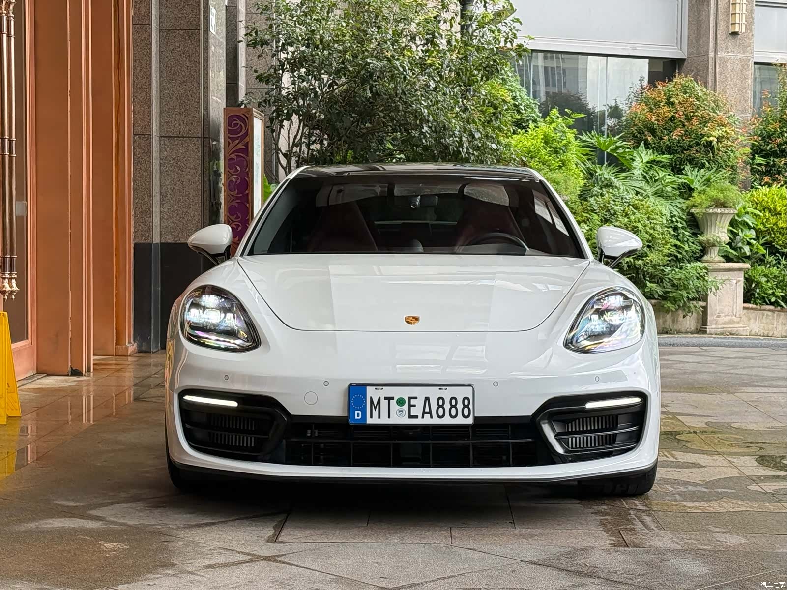 Porsche Panamera, 2024 2