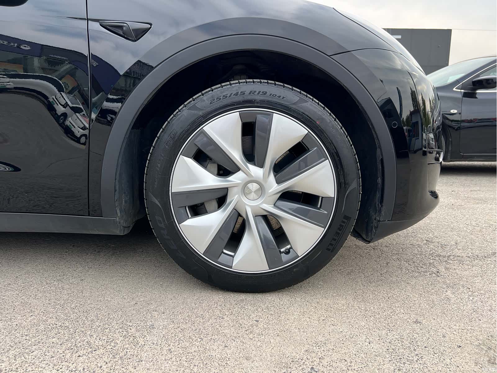 Tesla Model Y, 2023 14