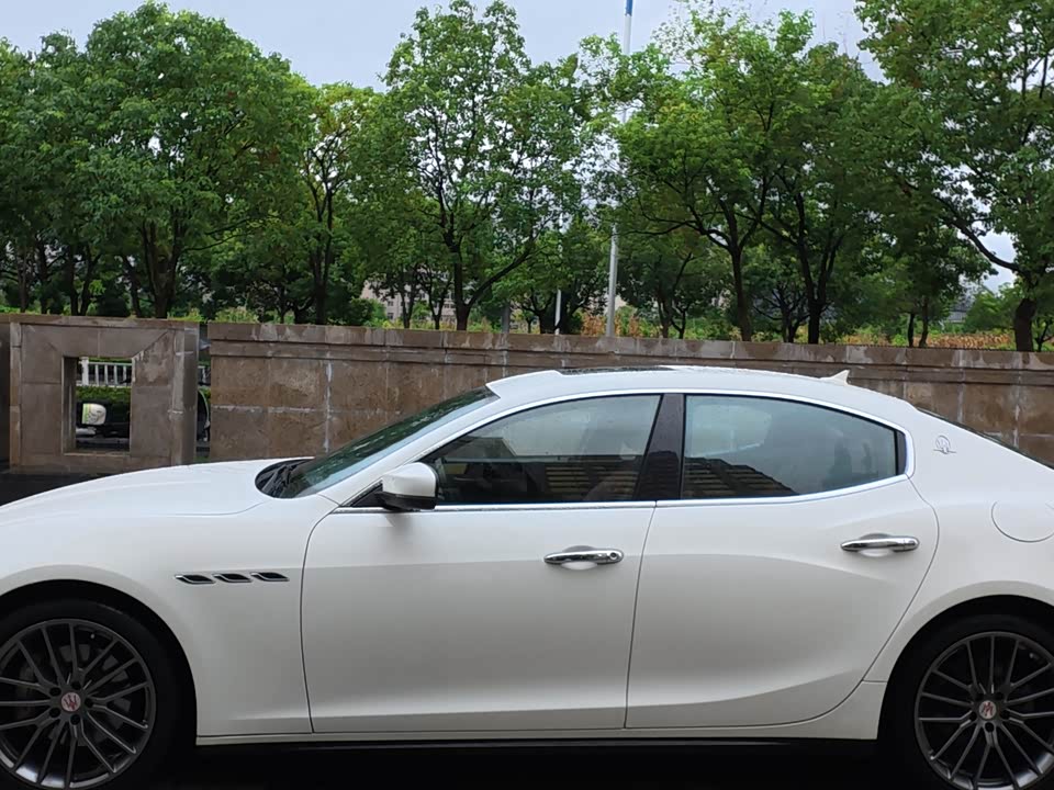 Maserati Ghibli Maserati Ghibli