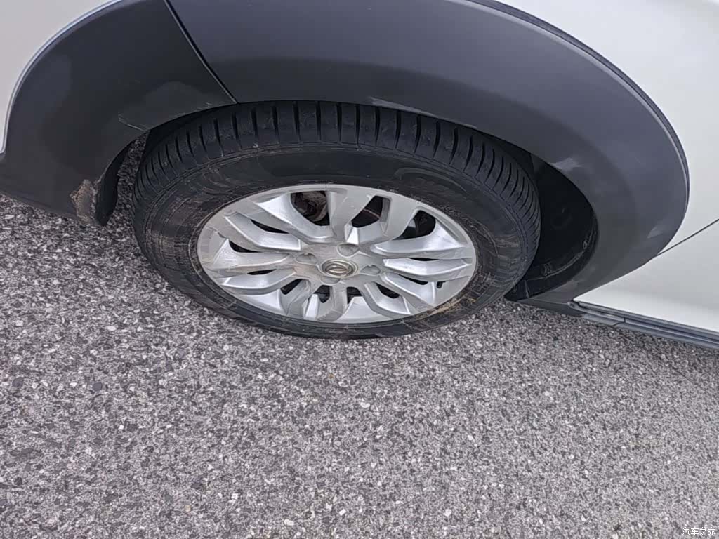 DongFeng AX3, 2018 23