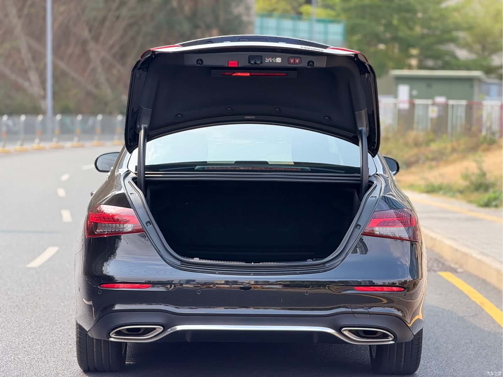 Mercedes-Benz E-Class, 2024 13