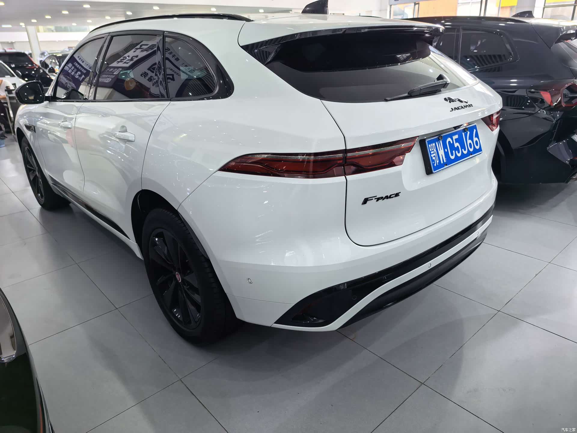 Jaguar F-PACE, 2023 13