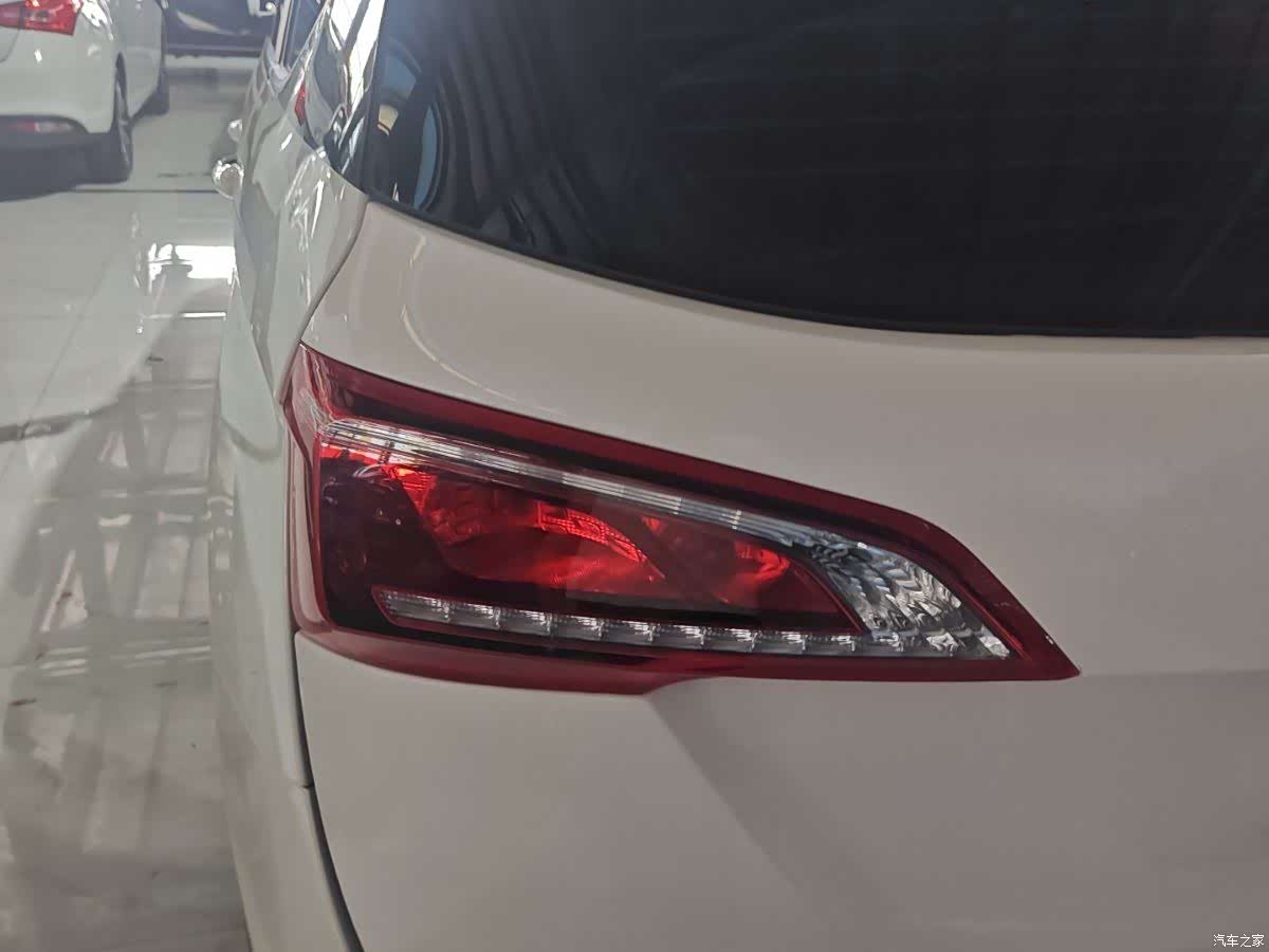 Wuling 730, 2020 13
