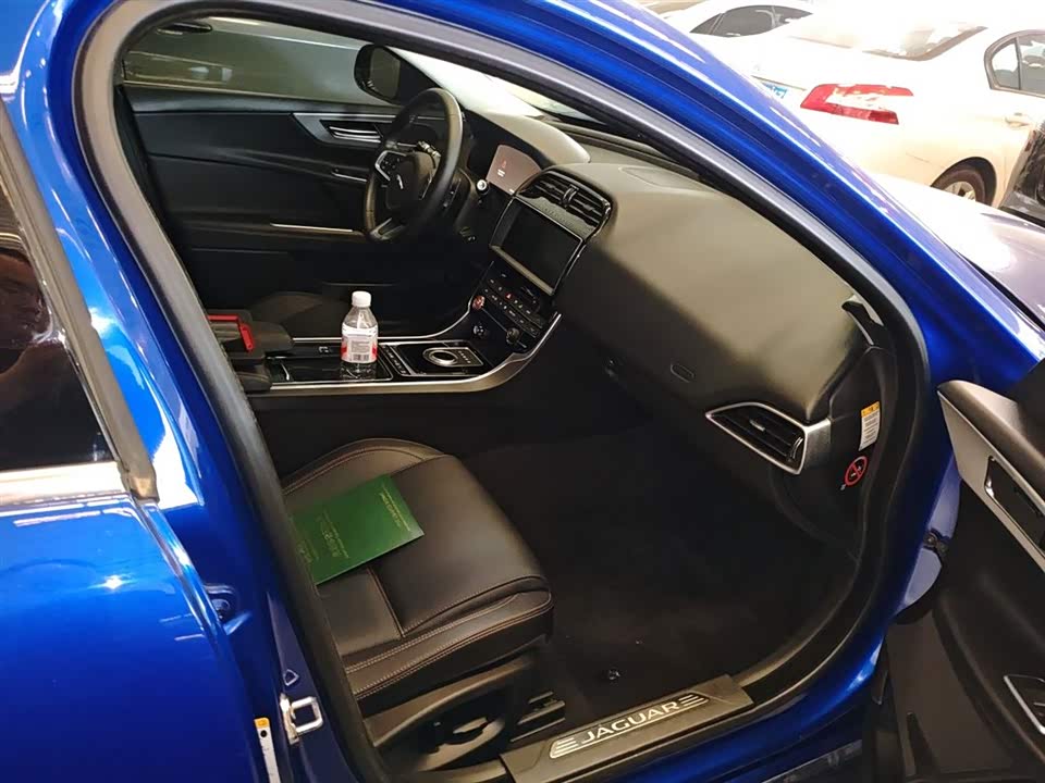 Jaguar XEL Jaguar XEL