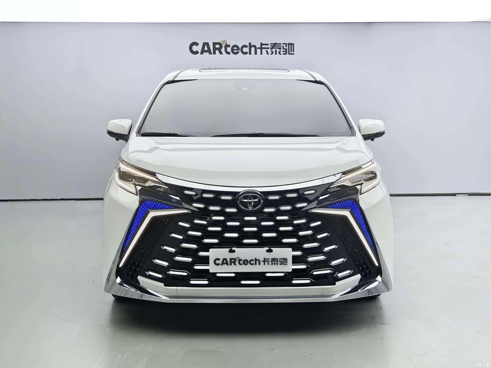 Toyota Sienna, 2024 2