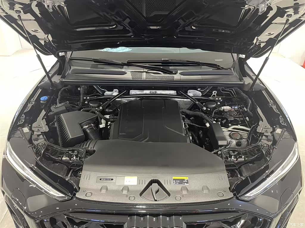 Audi Q5L, 2026 9